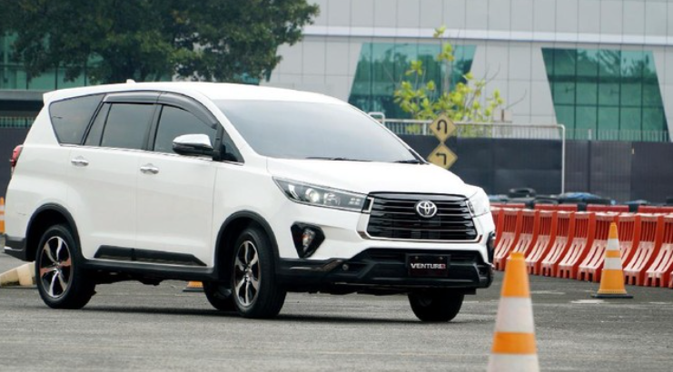 Toyota Ungkap Alasan Innova Reborn Sulit Pensiun Walau Sudah Ada Zenix
