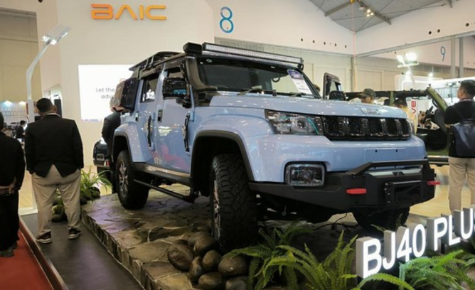 BAIC Tawarkan BJ40 Plus dengan Paket Gratis Pemanja Telinga di GJAW