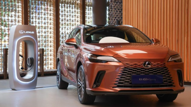 Toyota Berencana Bangun Pabrik Mobil Listrik Lexus di China