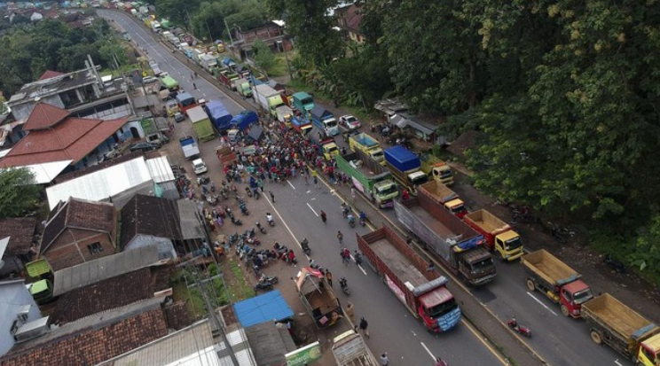 Korlantas Polri Bentuk Tim KDM, Bakal Rajin Razia Truk ODOL